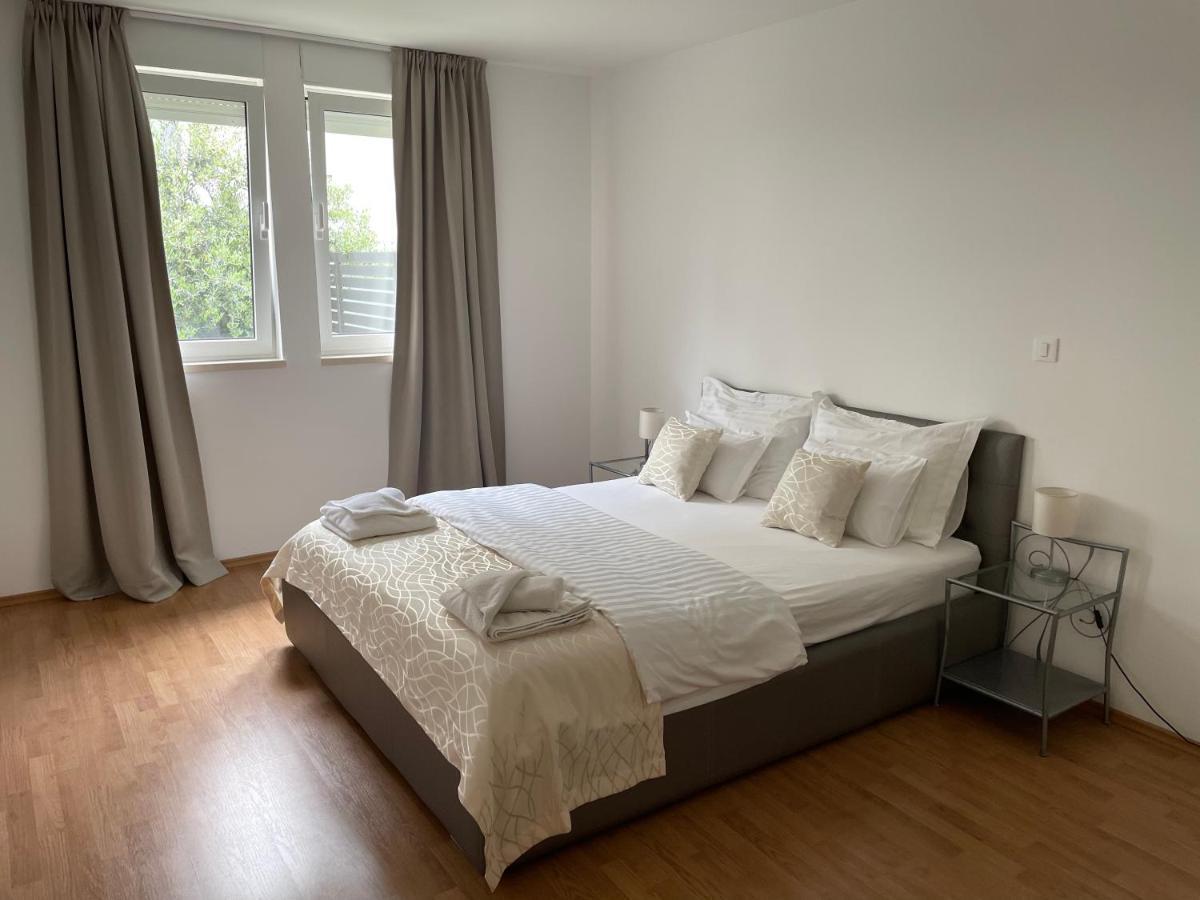 Adriatic Queen Rooms & Apartments สปลิท ภายนอก รูปภาพ