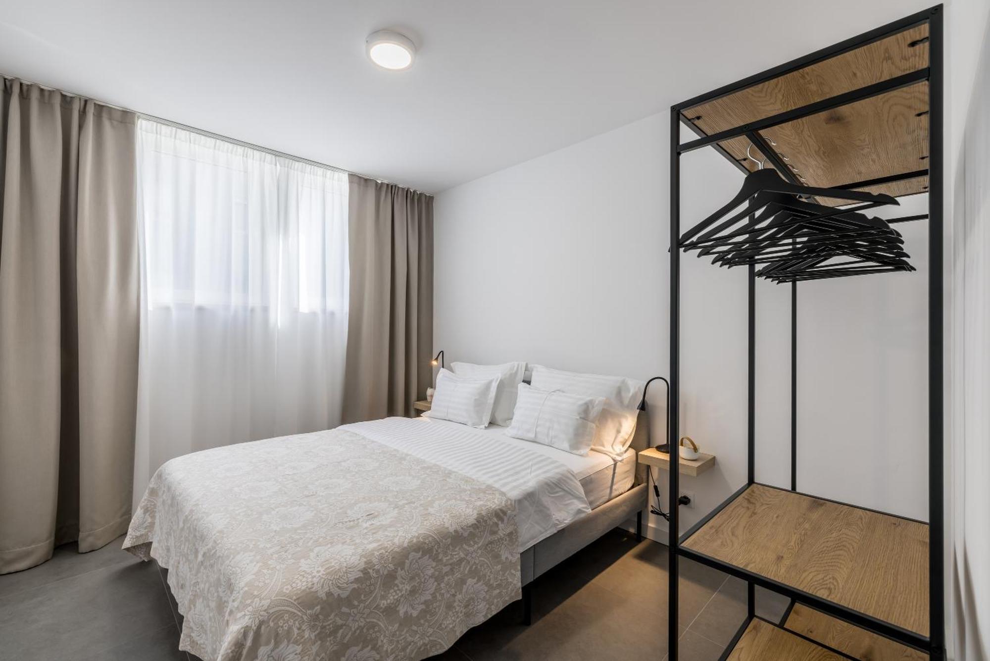 Adriatic Queen Rooms & Apartments สปลิท ภายนอก รูปภาพ